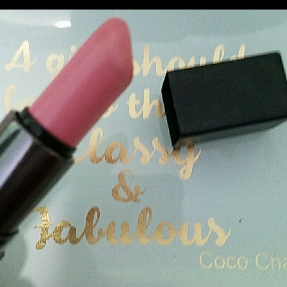 Smashbox pretty social